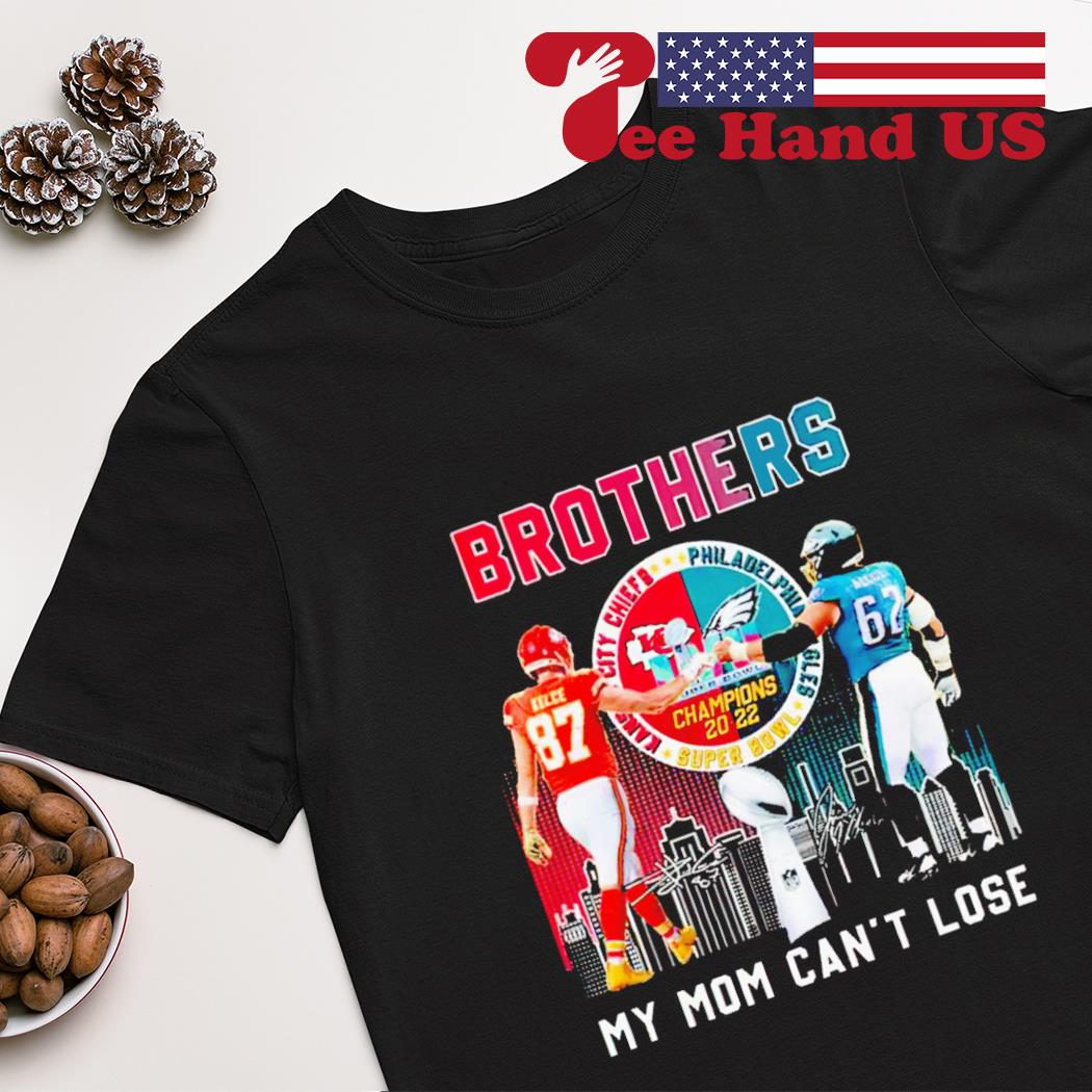 Travis Kelce Vs Jason Kelce Brothers my mom can’t lose signatures shirt