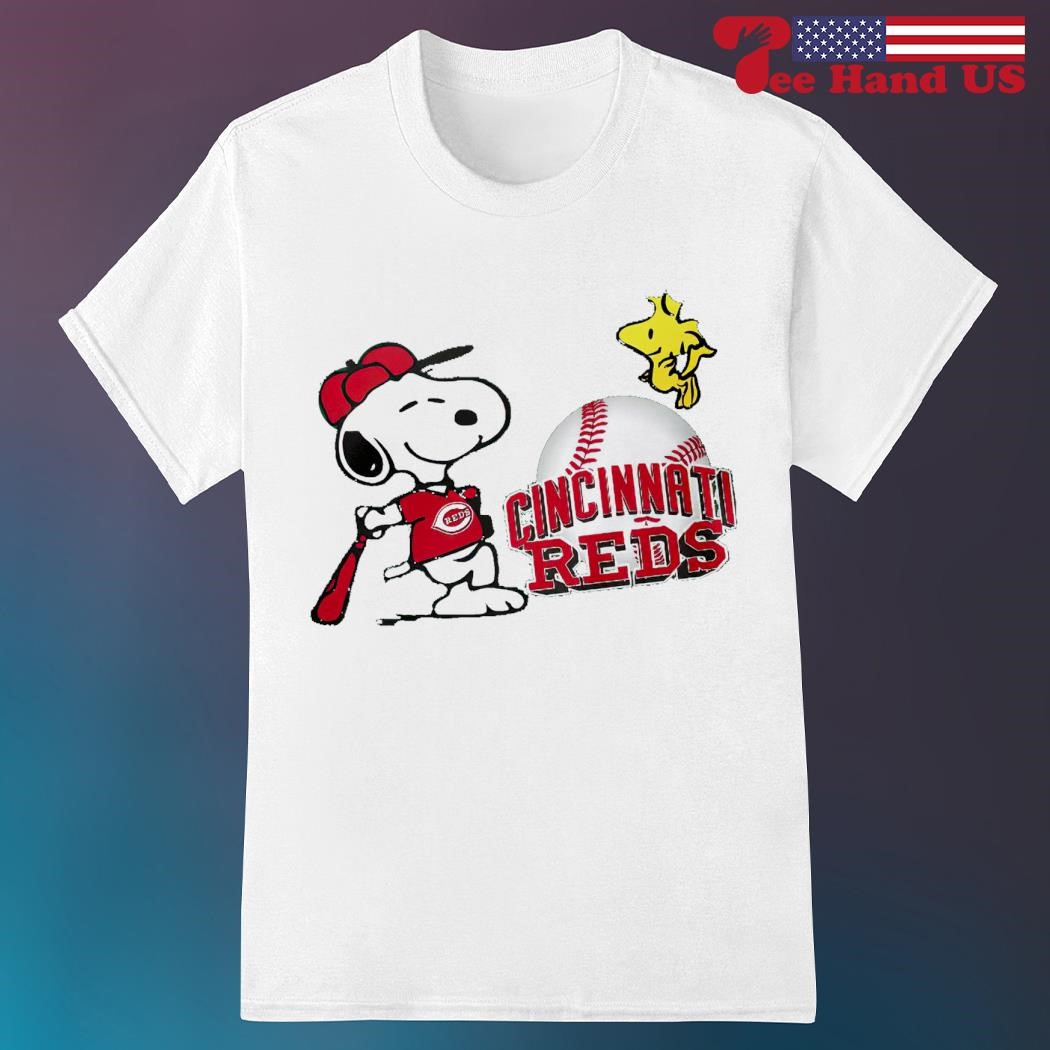 Snoopy peace love Cincinnati Reds shirt - Kingteeshop