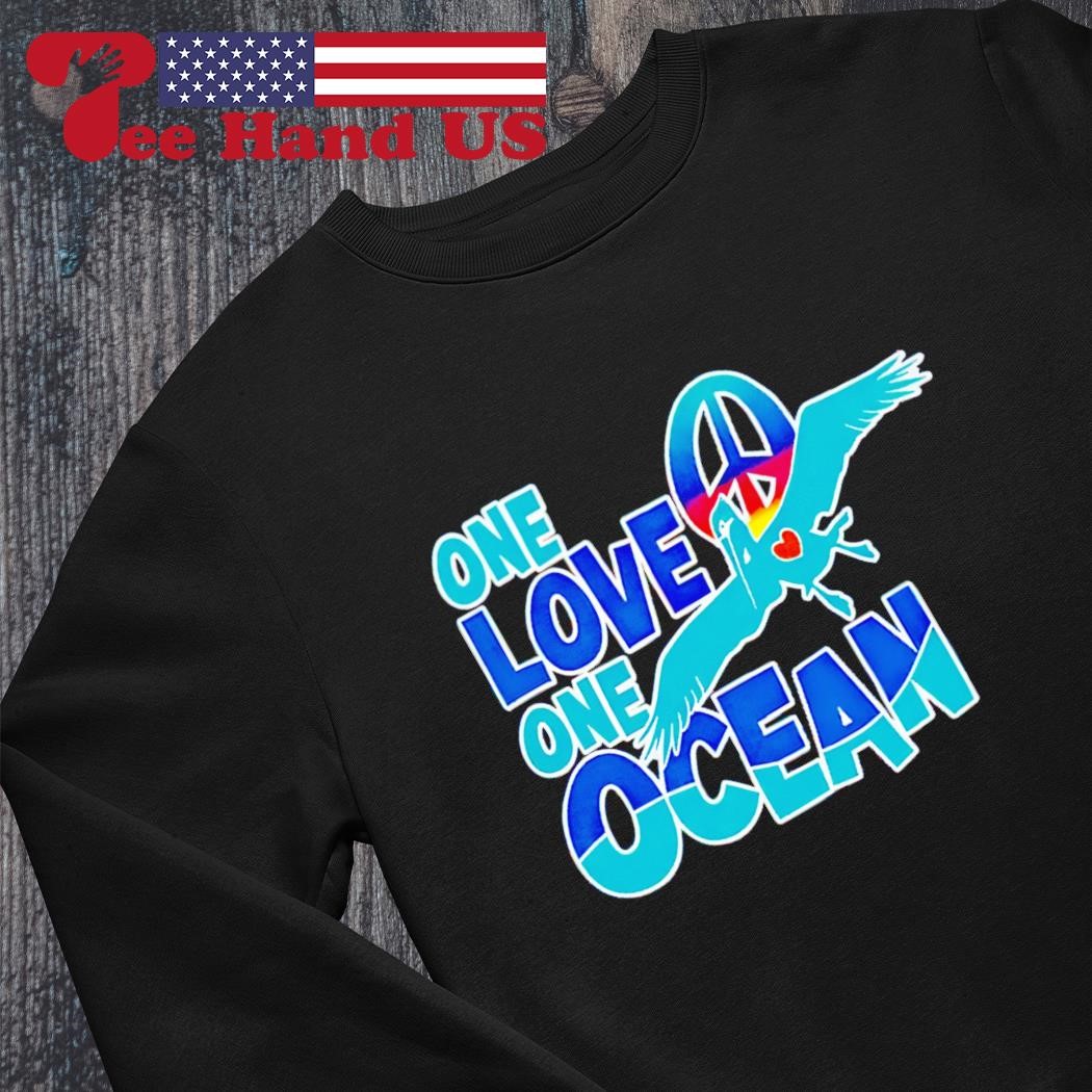 https://images.teehandus.com/2023/09/Jimmy-Buffett-one-love-one-ocean-shirt-sweater.jpg