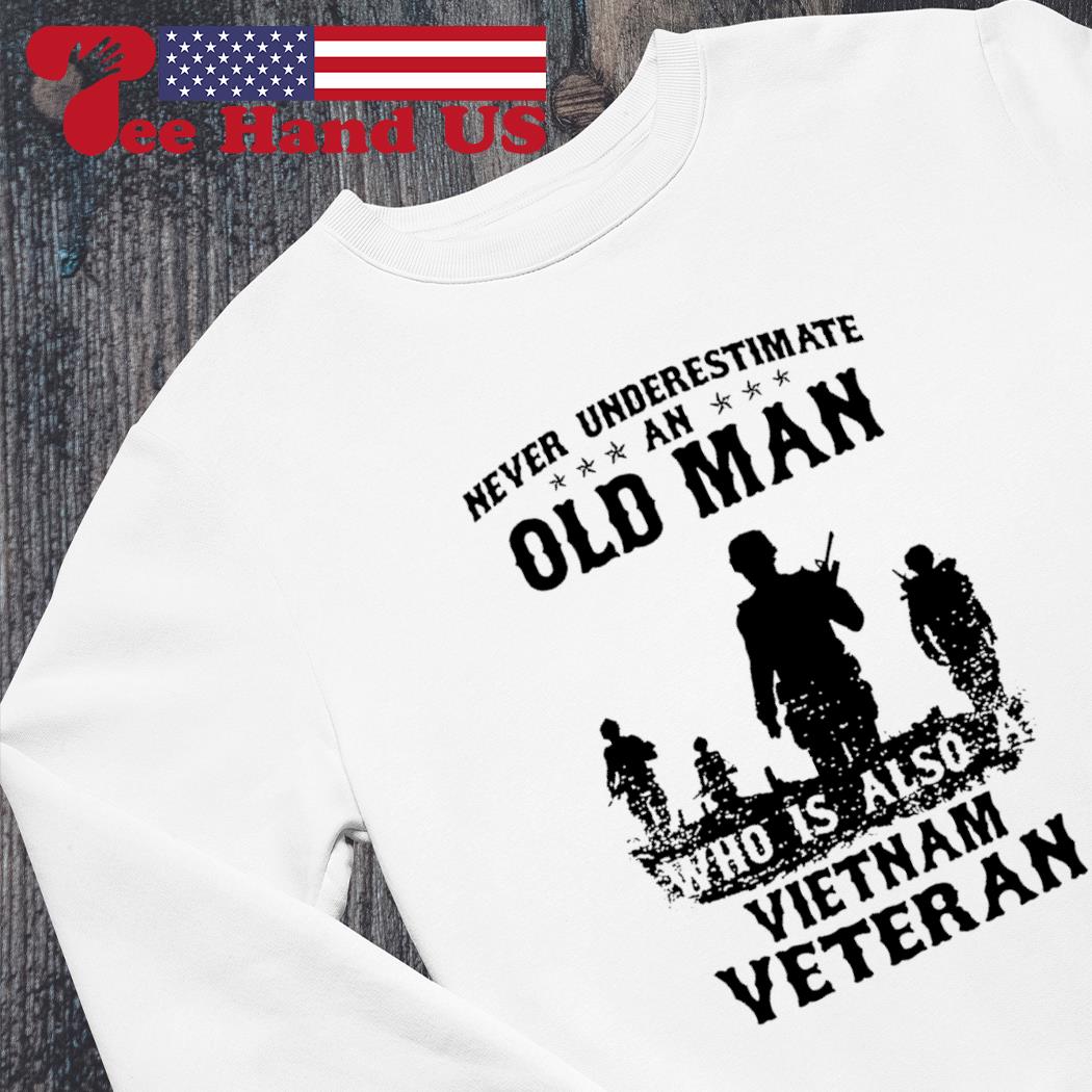 Never Underestimate An Old Man' Men's T-Shirt